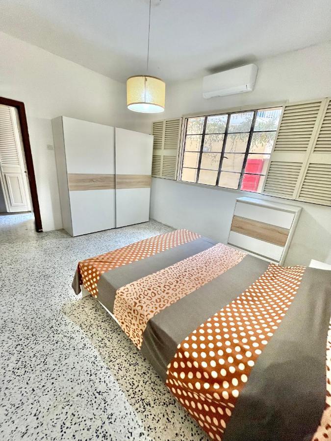 Camag Apartment - Very Close To Airport Birżebbuġa Buitenkant foto
