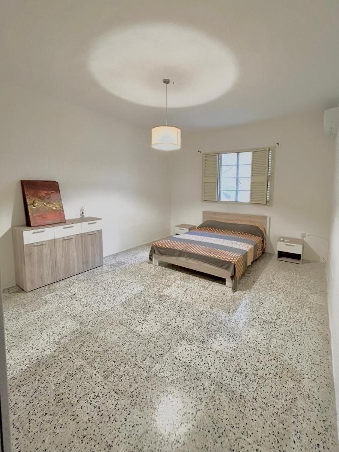 Camag Apartment - Very Close To Airport Birżebbuġa Buitenkant foto